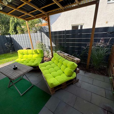 Neubau, Moderne Haushaelfte In Hamburg Hamburgo Exterior foto